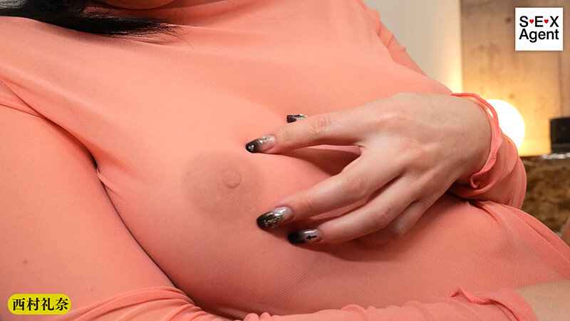 激エロすぎる透け乳首を見せつけられるシーン