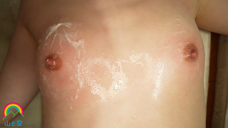 ザーメンを乳首に塗りたくられるシーン【皆月ひかる】