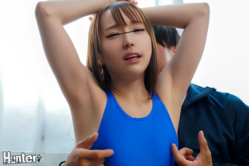 競泳水着姿の女子生徒に両乳首責めの追い込みプレイ